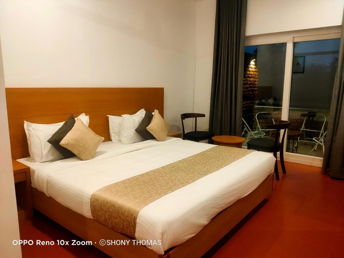 Hotel Agincourt Kuttikkanam Pīrmed Esterno foto