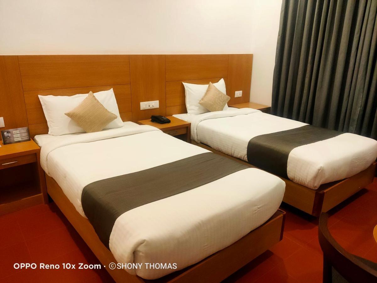 Hotel Agincourt Kuttikkanam Pīrmed Esterno foto