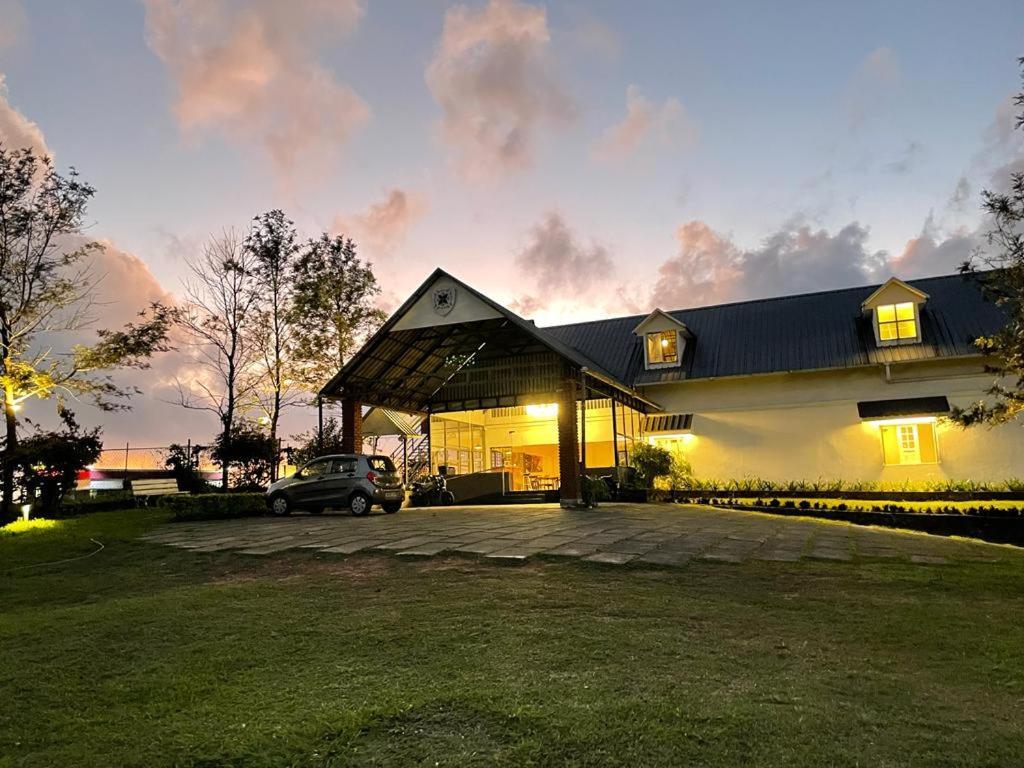 Hotel Agincourt Kuttikkanam Pīrmed Esterno foto